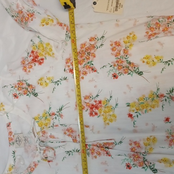 NEW ST JOHN'S BAY Floral Women's Top - White with Yellow and Red Accents - Picture 10 of 13